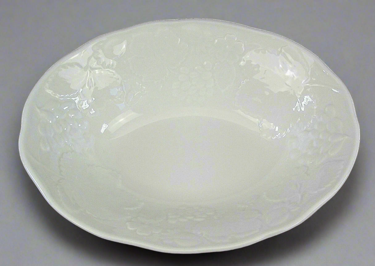 Wedgwood STRAWBERRY AND VINE Vegetable Oval Serving Dish