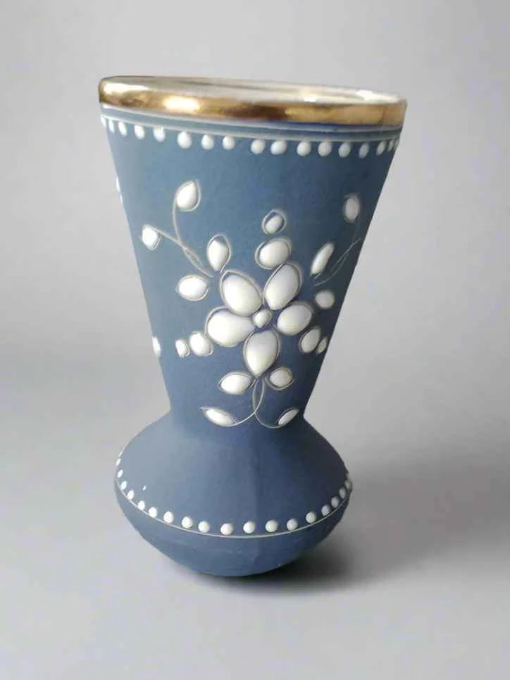 ALCOBACA Hand Painted Raised Relief Porcelain Vase Portugal #2387 12cm Vintage - Helsby Vintage