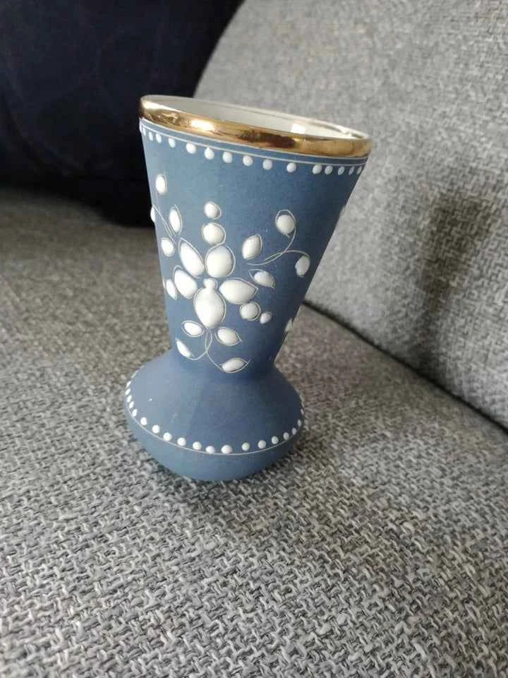 ALCOBACA Hand Painted Raised Relief Porcelain Vase Portugal #2387 12cm Vintage - Helsby Vintage