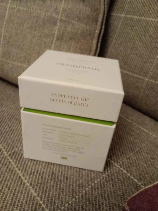 NEW Aromaworks Candle Medium Inspire Bergamot And Black Pepper 32cl - Helsby Vintage