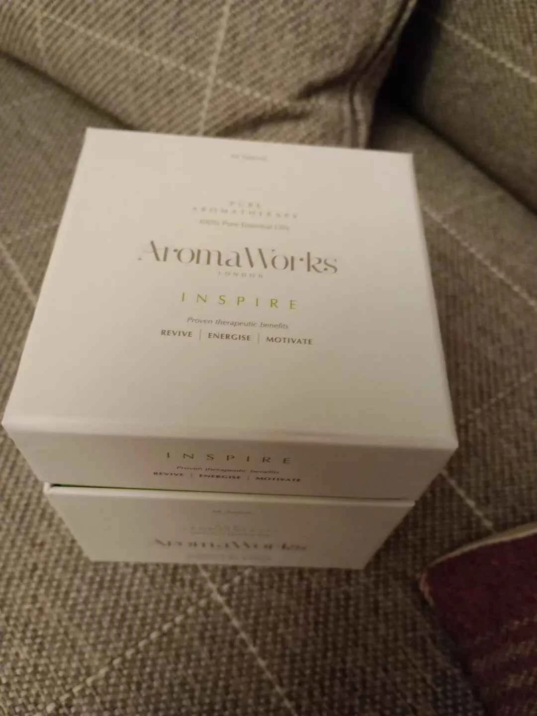NEW Aromaworks Candle Medium Inspire Bergamot And Black Pepper 32cl - Helsby Vintage