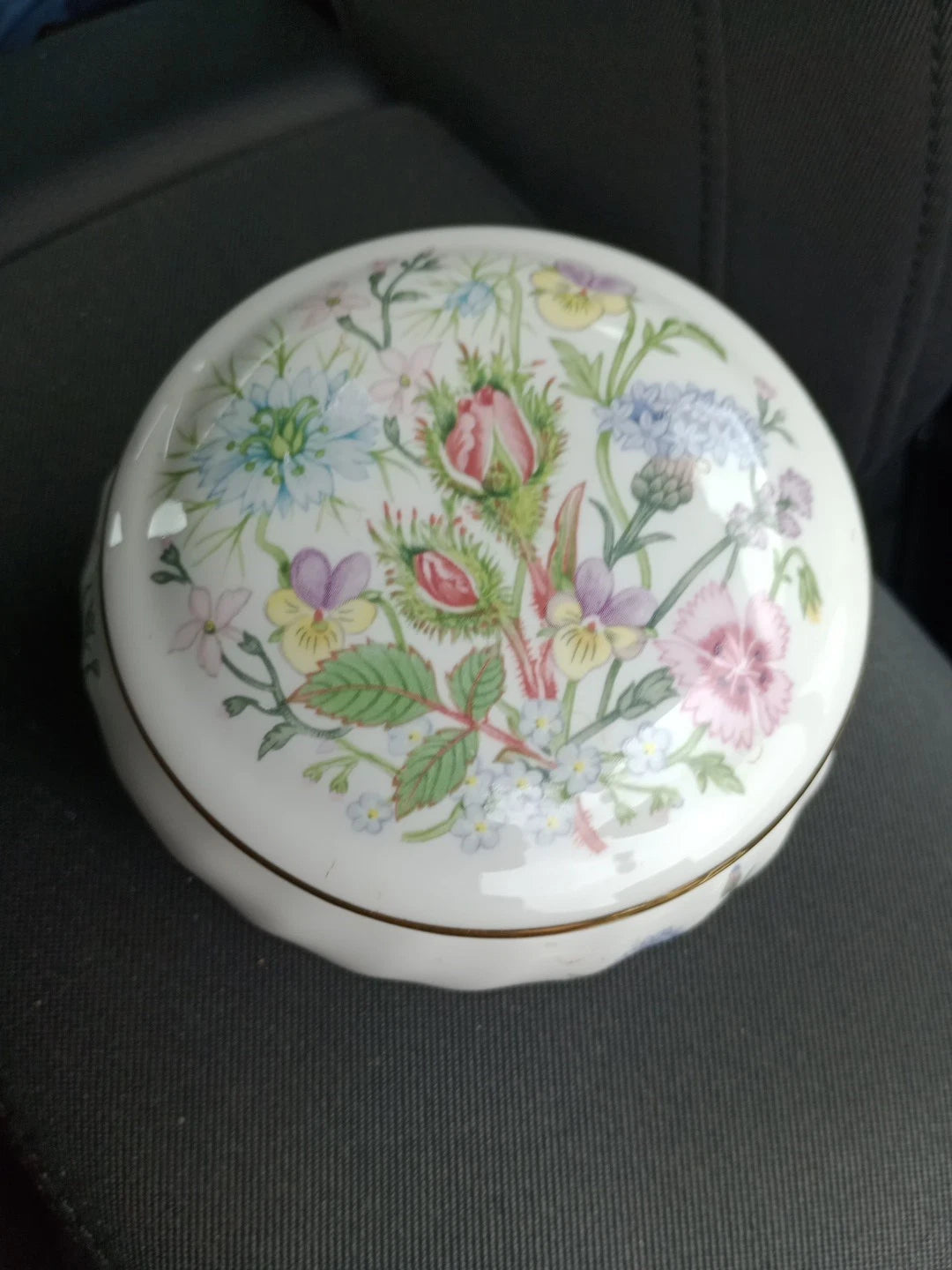 AYNSLEY Lidded Trinket Box WILD TUDOR Design Vintage - Helsby Vintage