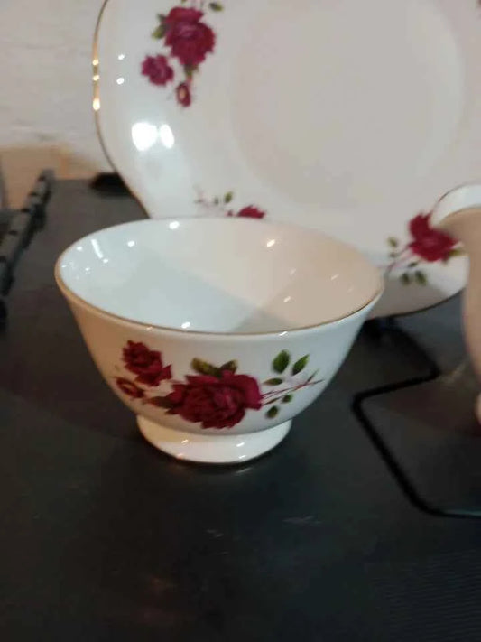 Gainsborough Red Rose Roses Milk Jug, Sugar Bowl And Cake Plate Vintage - Helsby Vintage