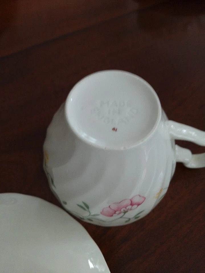 Johnson Brothers Summer Chintz Set of 4 Cups and 4 Saucers - Helsby Vintage
