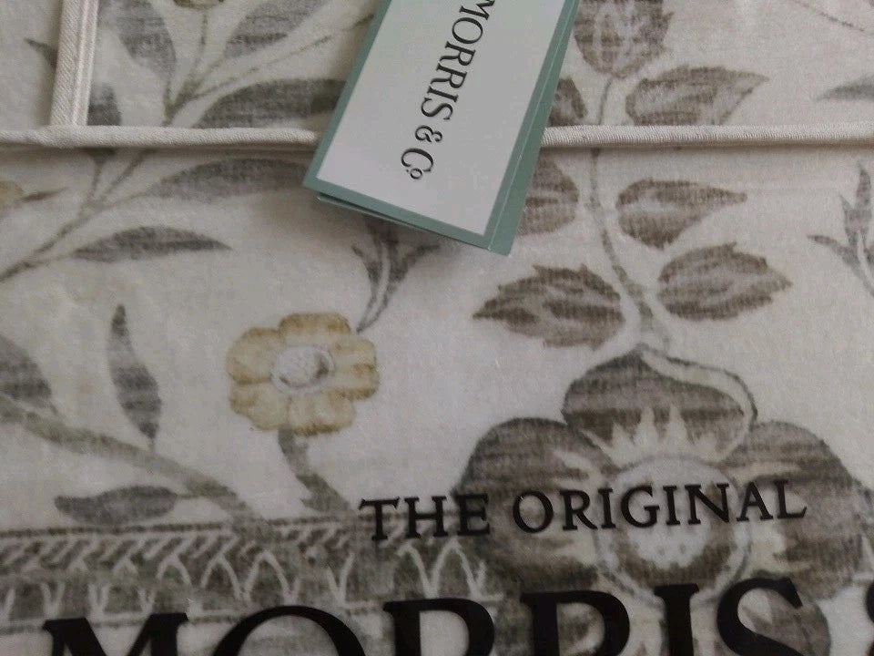 Morris And Co William Morris Rug 5ft X 7ft, Sweet Briar Natural Non Slip Backing - Helsby Vintage