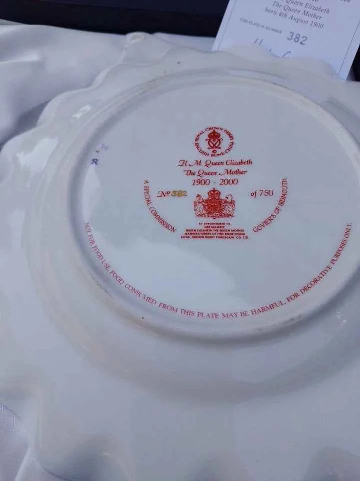 Royal Crown Derby Queen Mother 100th Birthday Commemorative Plate - Helsby Vintage