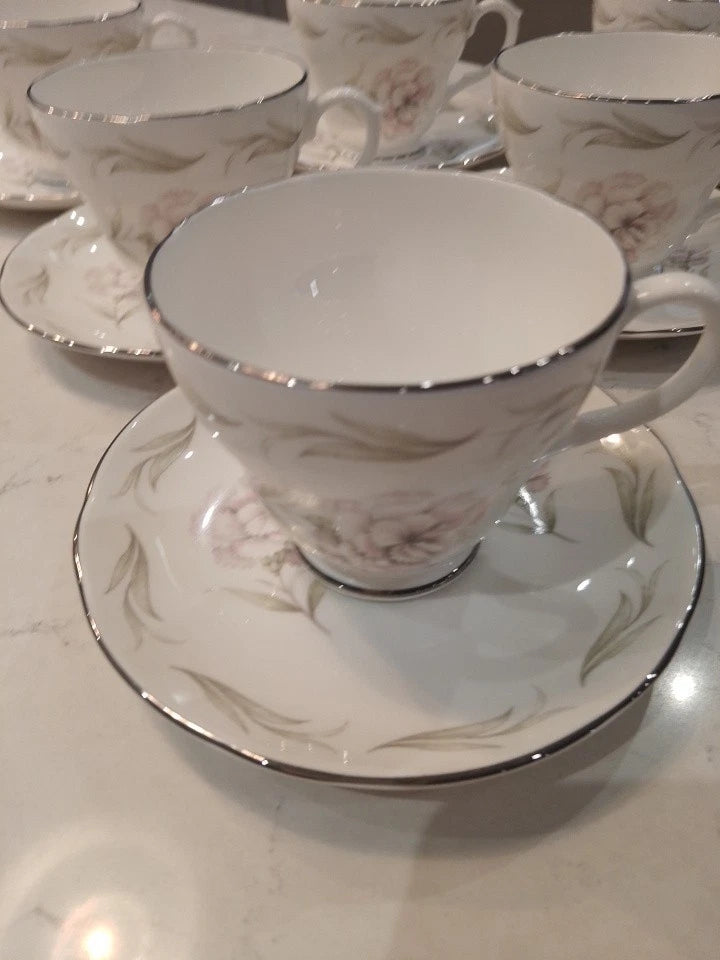 Royal Sutherland H M Set Of 6 Tea Cups And Saucers Carnations Vintage - Helsby Vintage