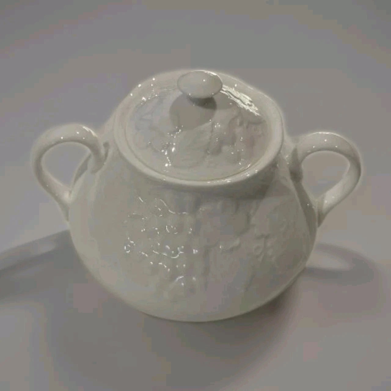 Wedgwood Strawberry and Vine Lidded Sugar Bowl
