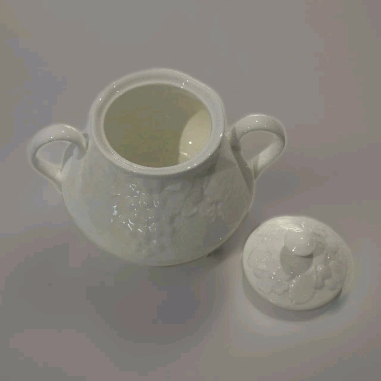 Wedgwood Strawberry and Vine Lidded Sugar Bowl