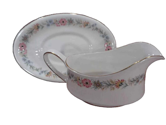 Paragon Belinda Gravy Boat and Under plate / Saucer - Helsby Vintage