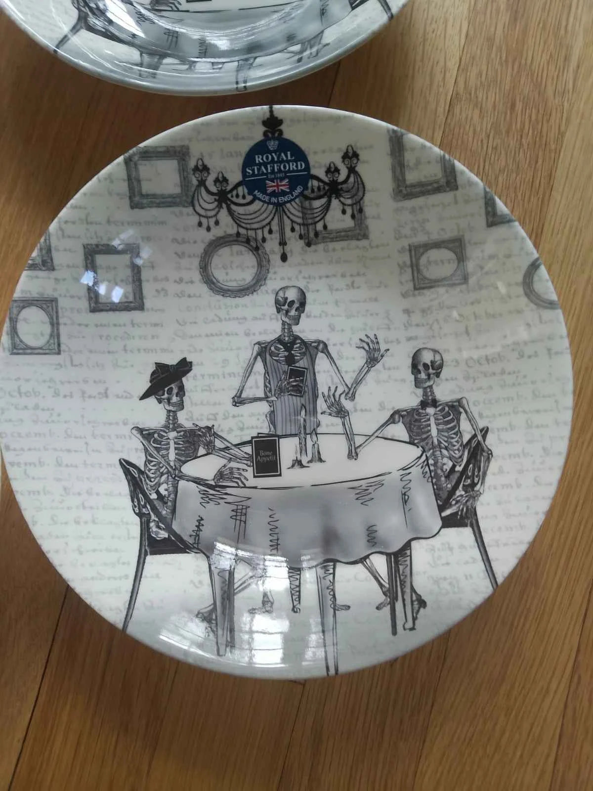 NEW 4 x Royal Stafford Halloween Skeleton Poker Salad Pasta Bowls 23cm