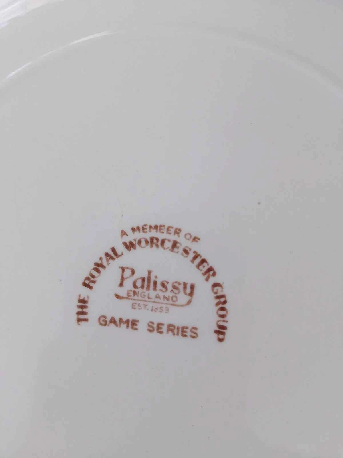 Royal Worcester Palissy LION Game Series DINNER PLATE 11 1/2" VERY RARE