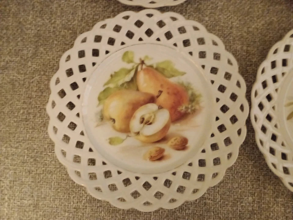 Schumann Lace Lattice Edge Set of 4 Plates Pears Nuts Bavaria Arzberg 22cm