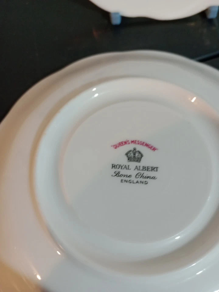 Queens Messenger Royal Albert SET OF 4 Trios (Cup Saucer & Side Plate)