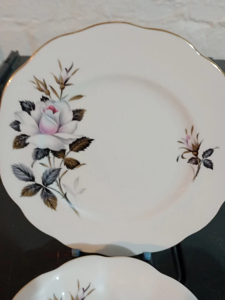 Queens Messenger Royal Albert SET OF 4 Trios (Cup Saucer & Side Plate)