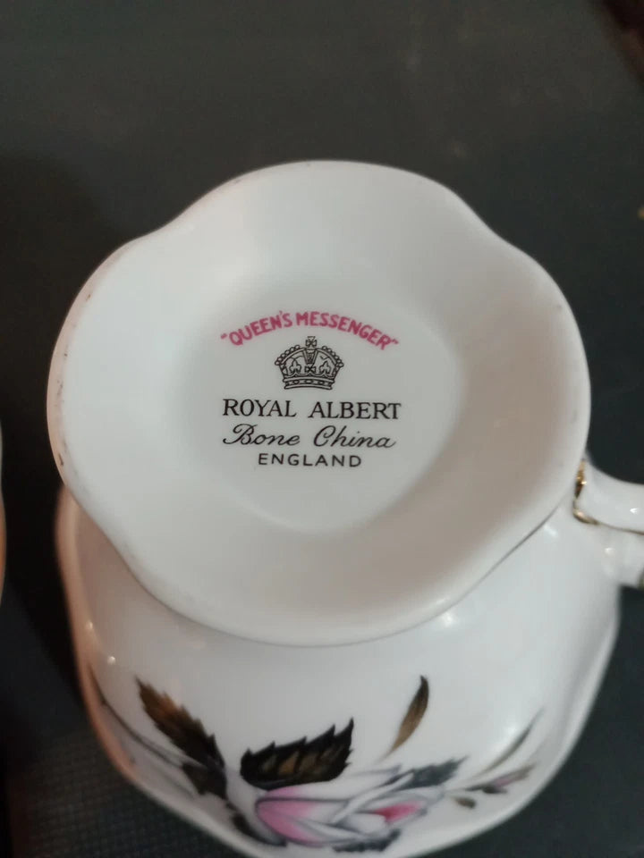 Queens Messenger Royal Albert SET OF 4 Trios (Cup Saucer & Side Plate)