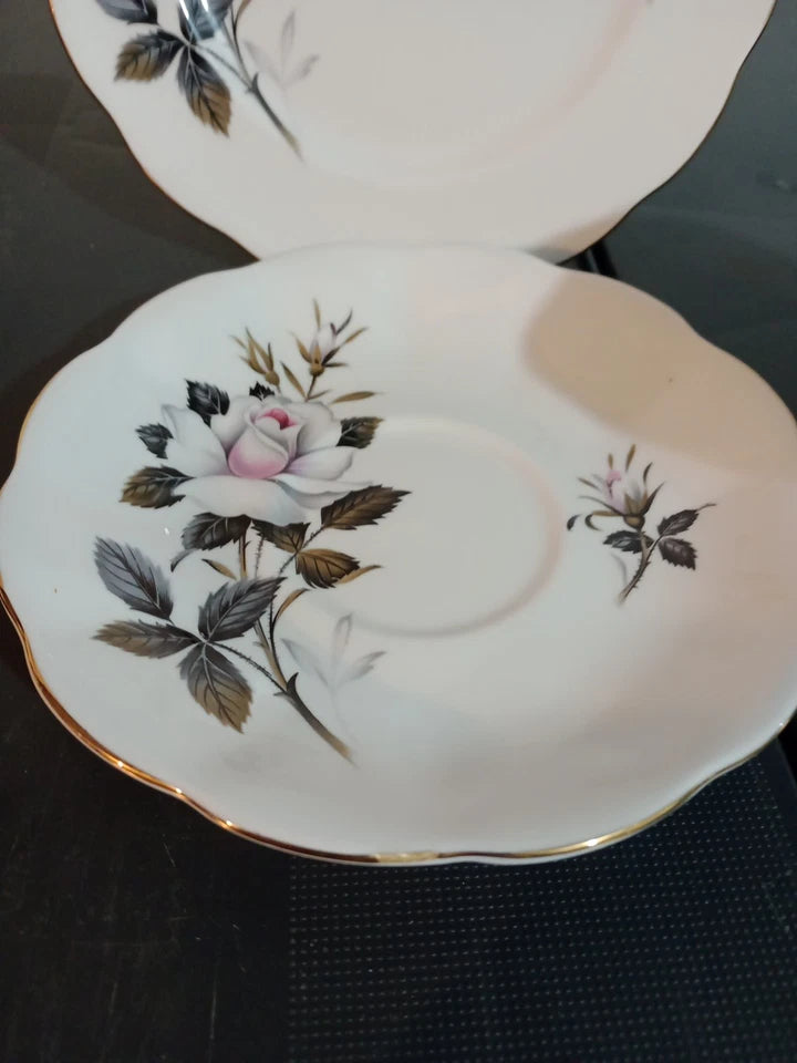 Queens Messenger Royal Albert SET OF 4 Trios (Cup Saucer & Side Plate)