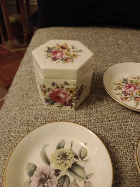 Royal Worcester Hexagonal Pot With Lid Floral Plus 3 Pin Dishes