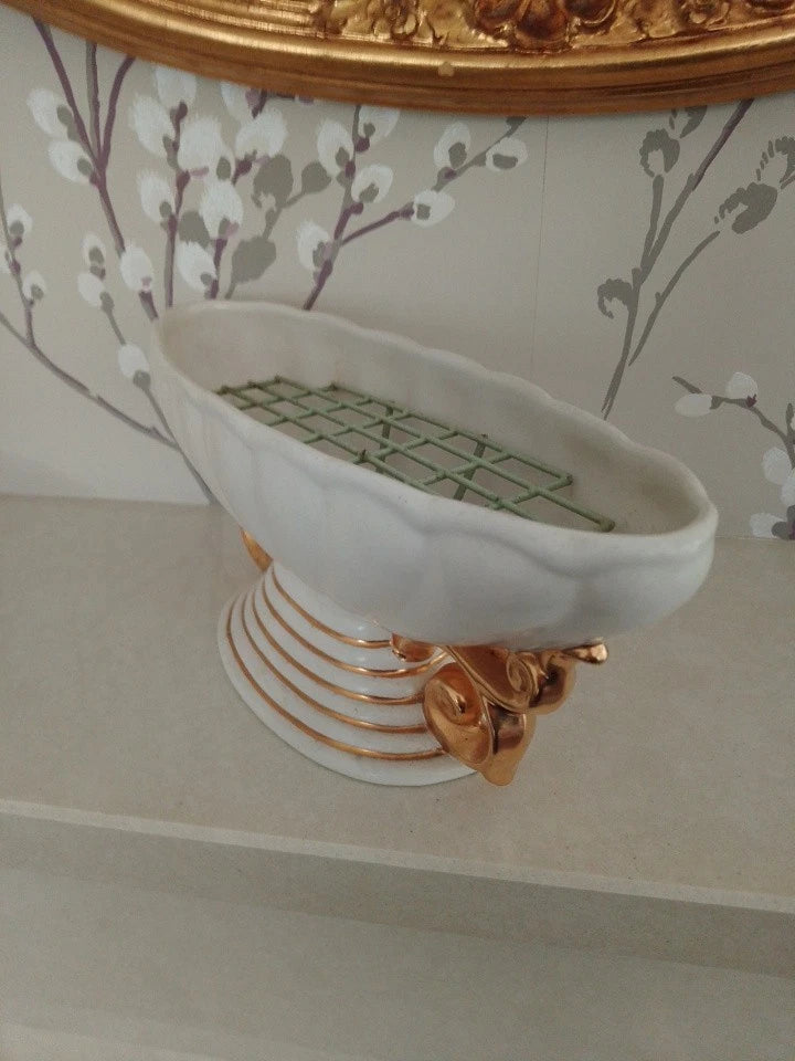 Vintage Gilt Mantel Vase Wade 1950s Scallop Stepped Scroll Handle Dried Flowers - Helsby Vintage