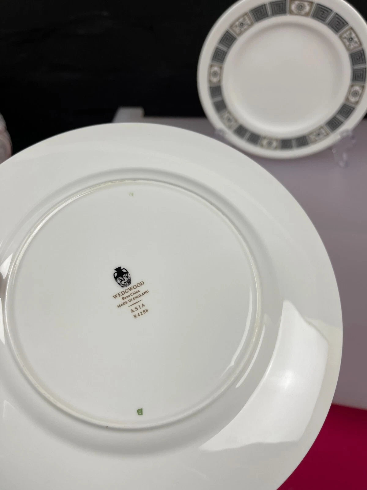 Wedgwood Asia Black R4288 Set Of 4 Salad Plates 8" Very Good Condition - Helsby Vintage