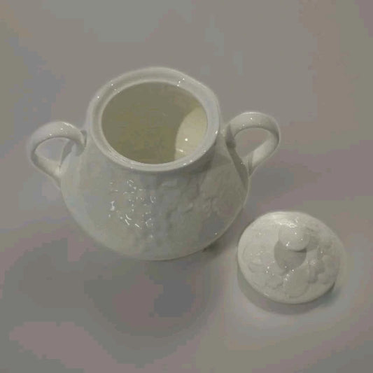 Wedgwood Strawberry and Vine Lidded Sugar Bowl - Helsby Vintage