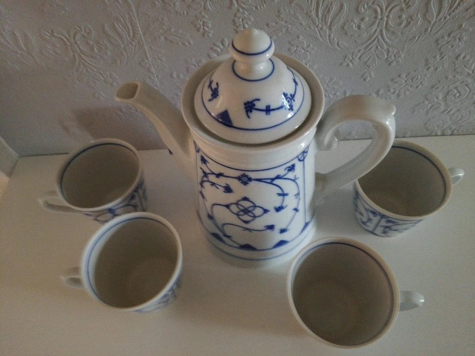 Winterling Bavaria Blue White Strawflower Coffee Pot And 4 Cups Germany - Helsby Vintage