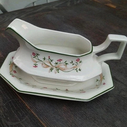 Johnson Brothers “Eternal Beau” Gravy Boat & Saucer Drip Tray