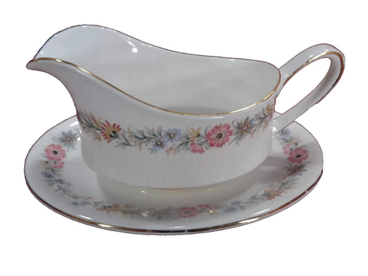 Paragon Belinda Gravy Boat and Under plate / Saucer