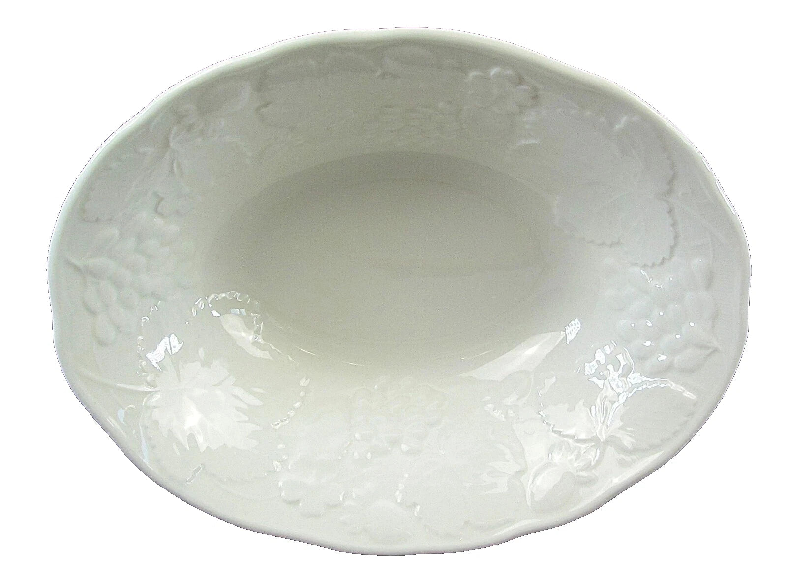Wedgwood  STRAWBERRY AND VINE Vegetable Oval Serving Dish 