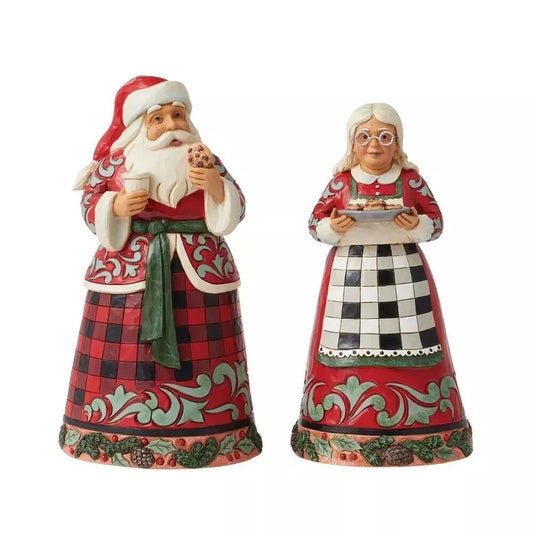 Jim Shore Heartwood Creek Highland Glen Mr and Mrs Claus Christmas figurines with detailed festive robes