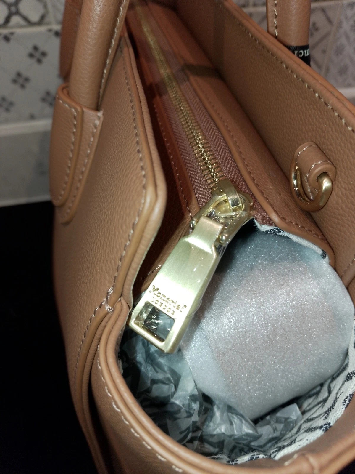 New Moncrief Brooke Latte Italian Leather Medium Handbag RRP £800 - Helsby Vintage