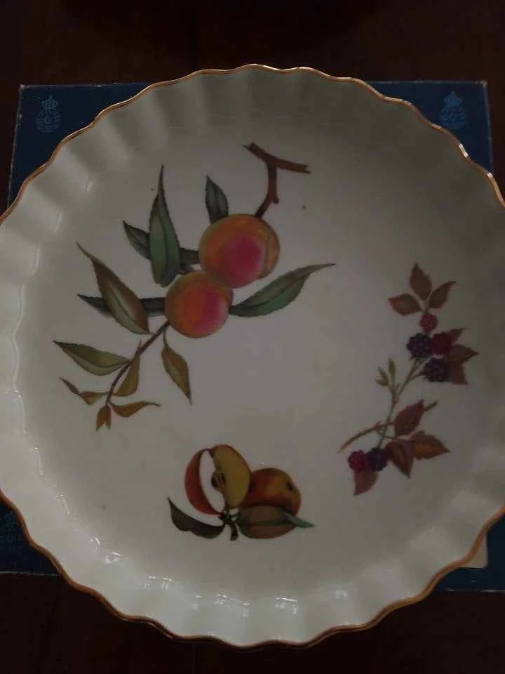 Royal Worcester Scalloped Round Quiche Flan Dish 27 cm Boxed Vintage - Helsby Vintage