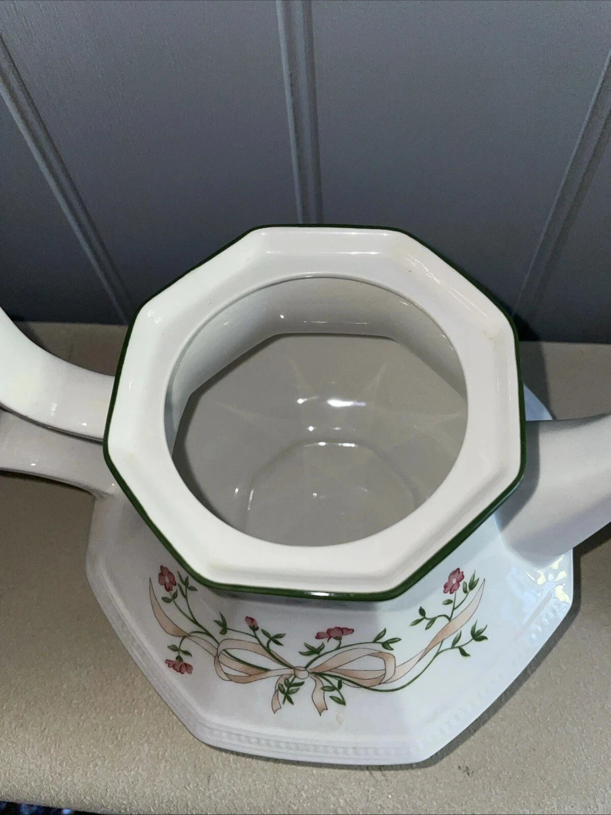 Johnson Brothers ETERNAL BEAU Design Retro 2 Pint Lidded Tea Pot Teapot