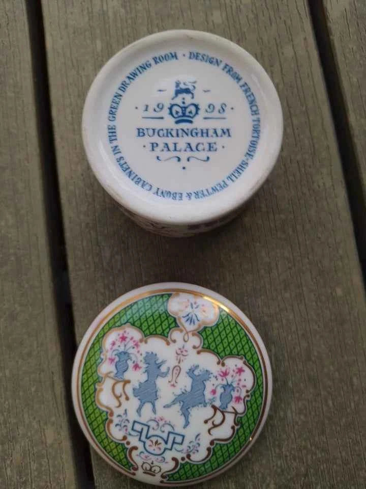 Buckingham Palace Trinket Pill Box 1998 Excellent Condition