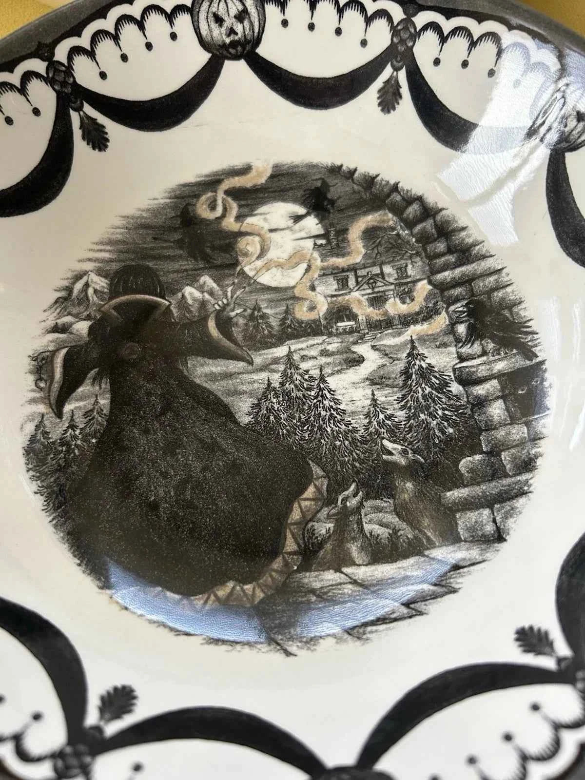 4 x NEW Royal Stafford Guardian Cereal Bowls Gothic Halloween