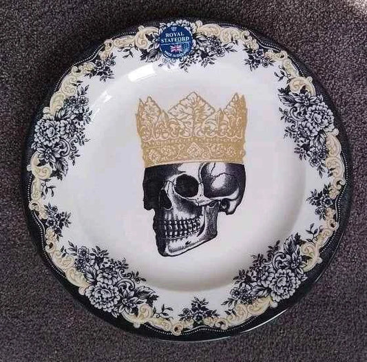 NEW 2 x Royal Stafford King Crown DINNER PLATE 11" Halloween Skull & Crown