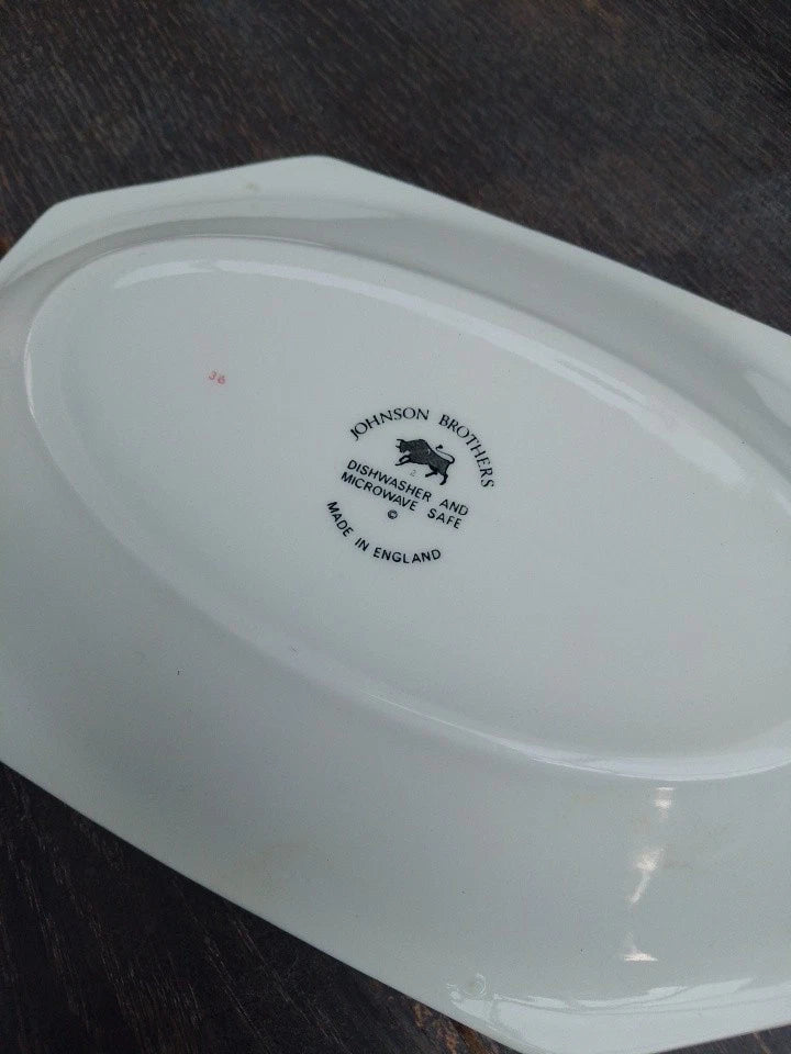 Johnson Brothers Eternal Beau Gravy Boat & Saucer