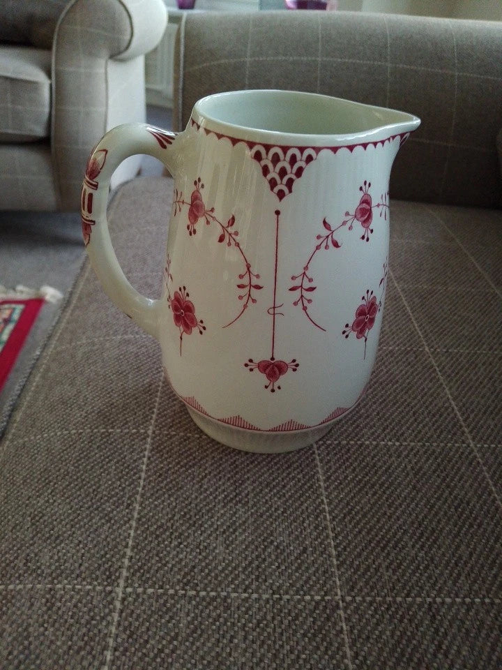 CHURCHILL / FURNIVALS DENMARK PINK/RED LARGE JUG / PITCHER