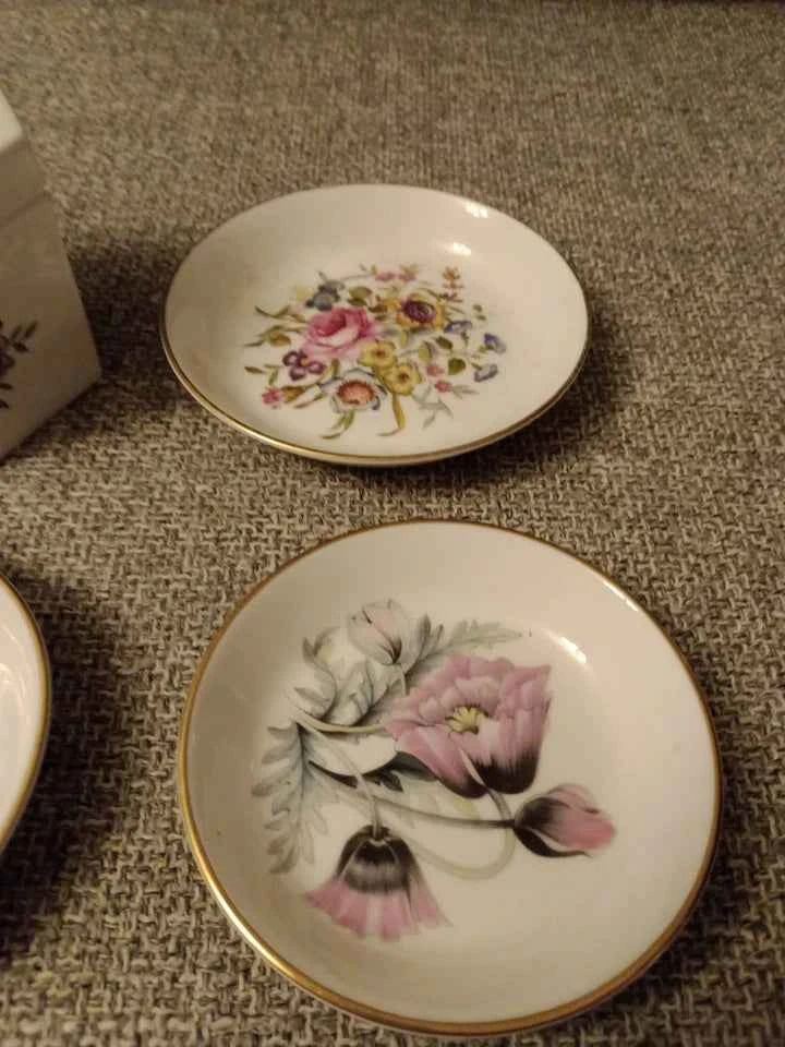 Royal Worcester Hexagonal Pot With Lid Floral Plus 3 Pin Dishes