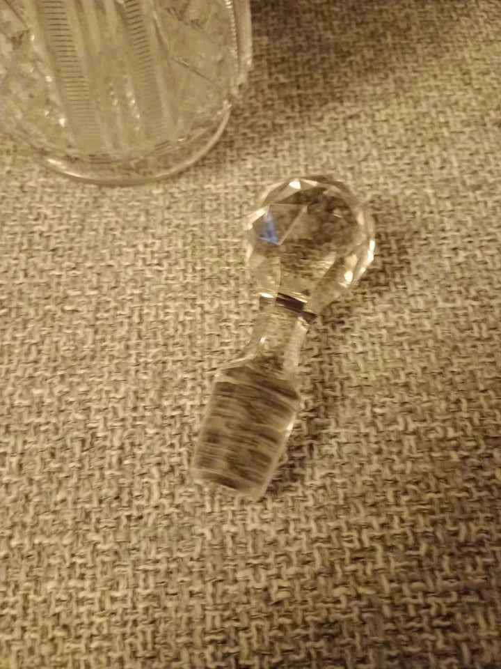 Vintage Unbranded Glass Decanter with Stopper - Helsby Vintage