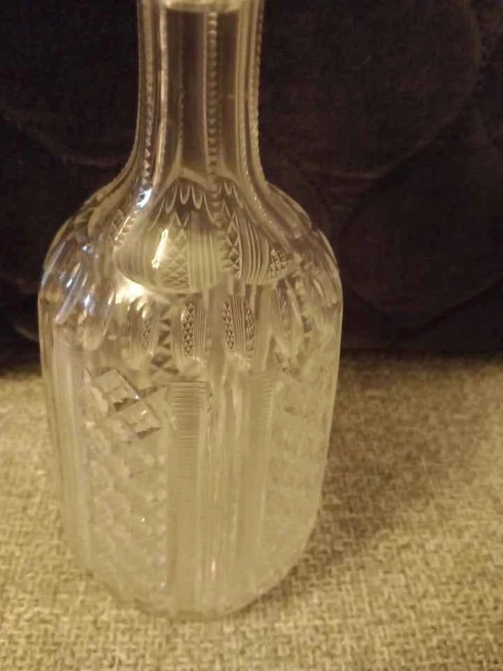 Vintage Unbranded Glass Decanter with Stopper - Helsby Vintage