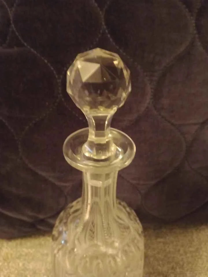Vintage Unbranded Glass Decanter with Stopper - Helsby Vintage