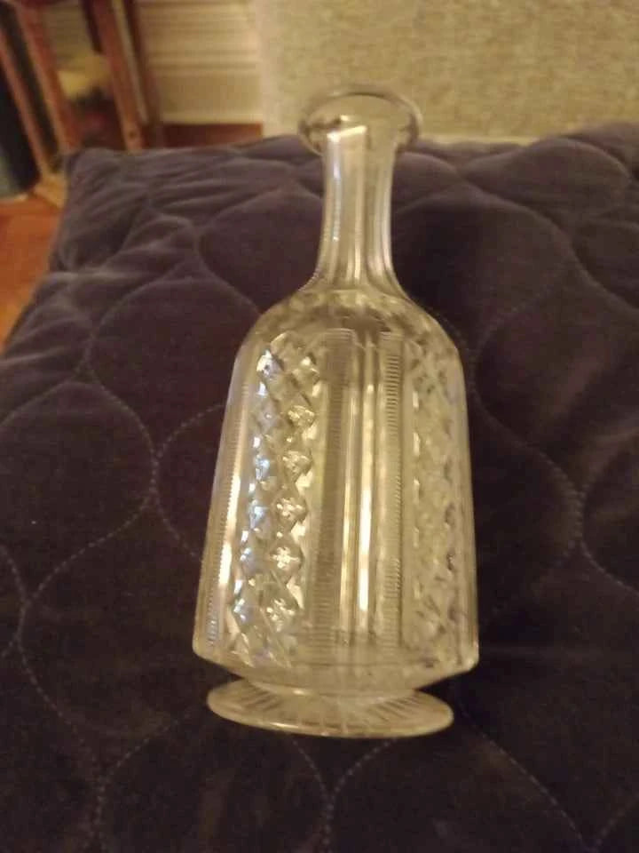 Vintage Unbranded Glass Decanter with Stopper - Helsby Vintage