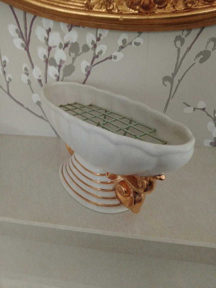 Vintage Gilt Mantel Vase Wade 1950s Scallop Stepped Scroll Handle Dried Flowers - Helsby Vintage