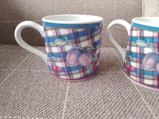 Pair Of Wedgwood Home Gingham Fruit Tea Coffee Collectors Mugs 1996 Rare - Helsby Vintage
