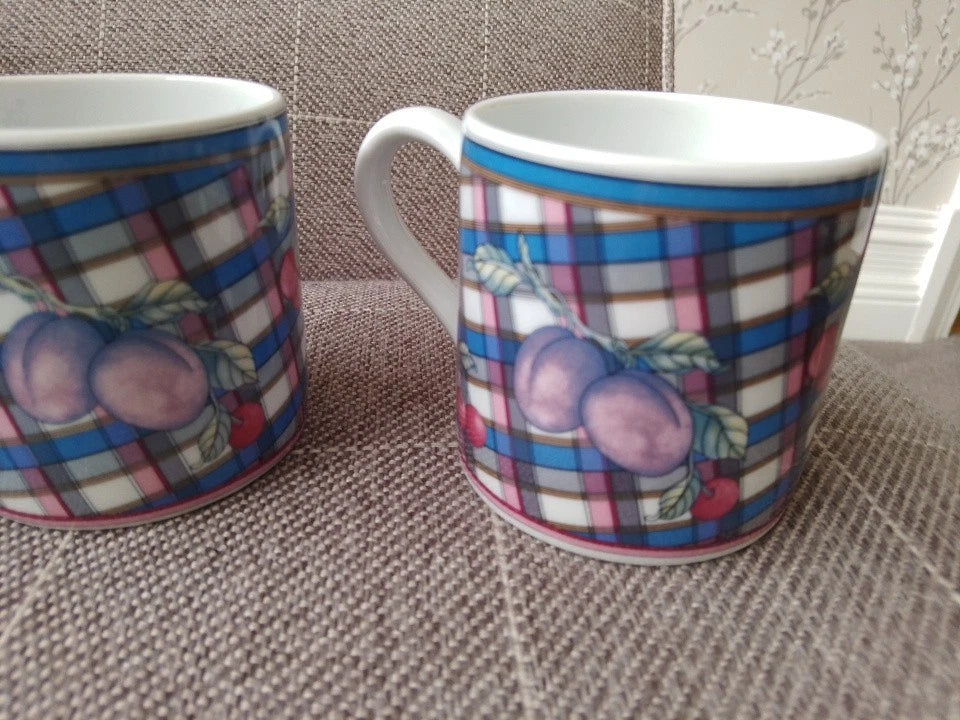 Pair Of Wedgwood Home Gingham Fruit Tea Coffee Collectors Mugs 1996 Rare - Helsby Vintage