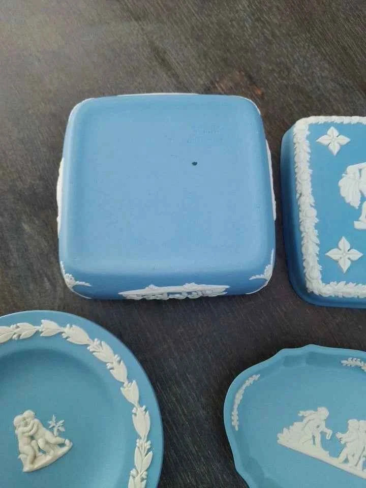 Wedgwood Jasperware Blue Trinket Dresser Box And 2 Pin Dishes Vintage - Helsby Vintage