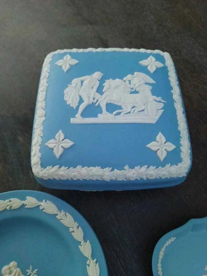 Wedgwood Jasperware Blue Trinket Dresser Box And 2 Pin Dishes Vintage - Helsby Vintage