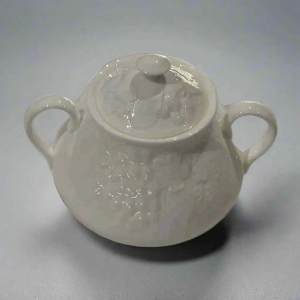 Wedgwood Strawberry and Vine Lidded Sugar Bowl - Helsby Vintage